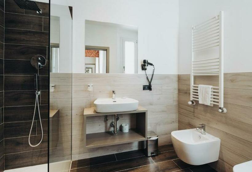 スタンダードシングルルーム, Alan