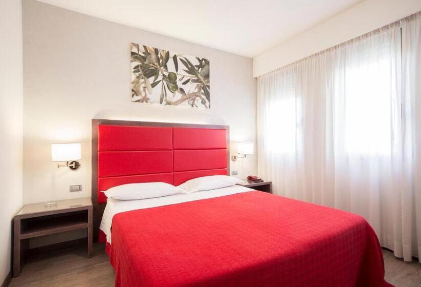 スタンダードルーム, Alan