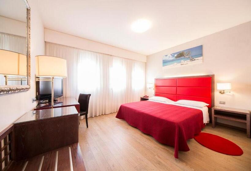 スタンダードルーム, Alan