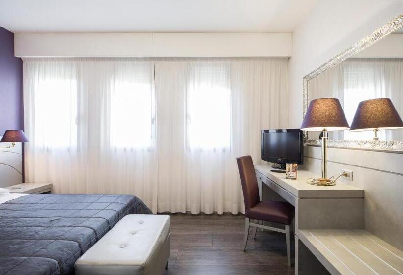 スタンダードルーム, Alan