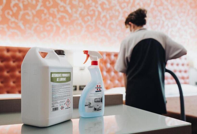 スタンダードトリプルルーム, Alan