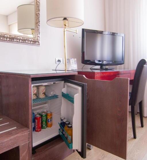 スタンダードトリプルルーム, Alan