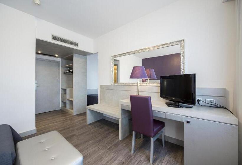 スタンダードルーム, Alan