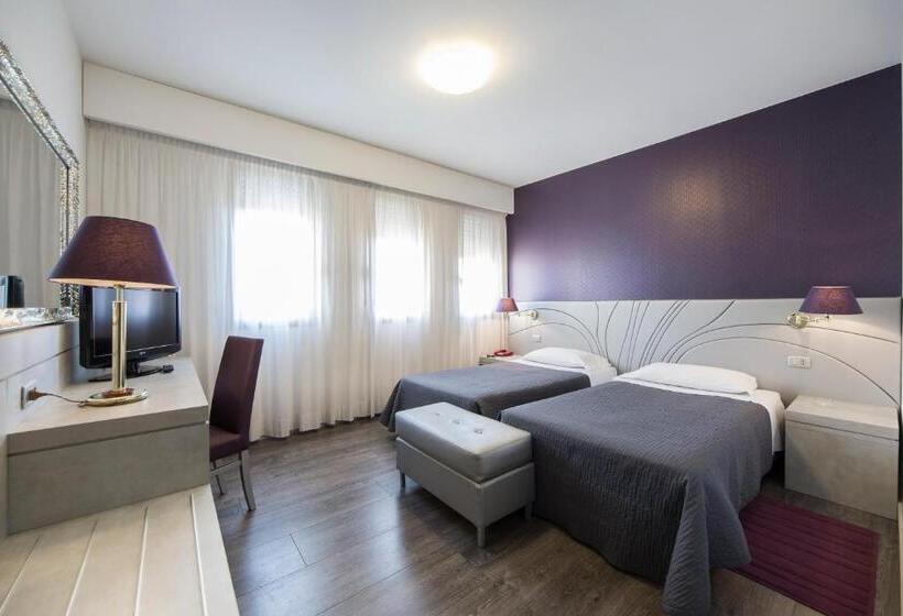 スタンダードルーム, Alan