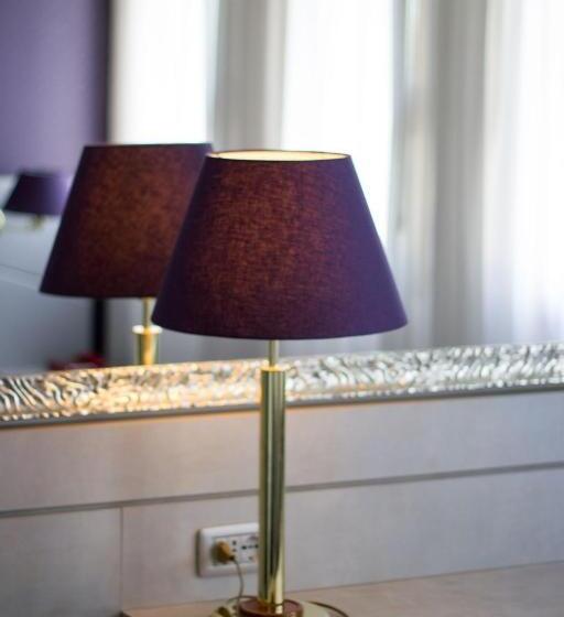 スタンダードルーム, Alan