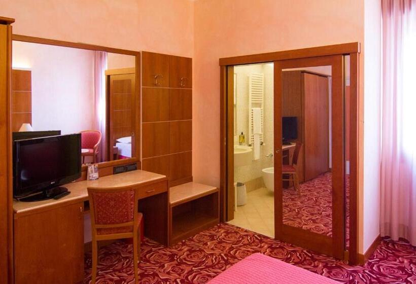 スタンダードトリプルルーム, Alan