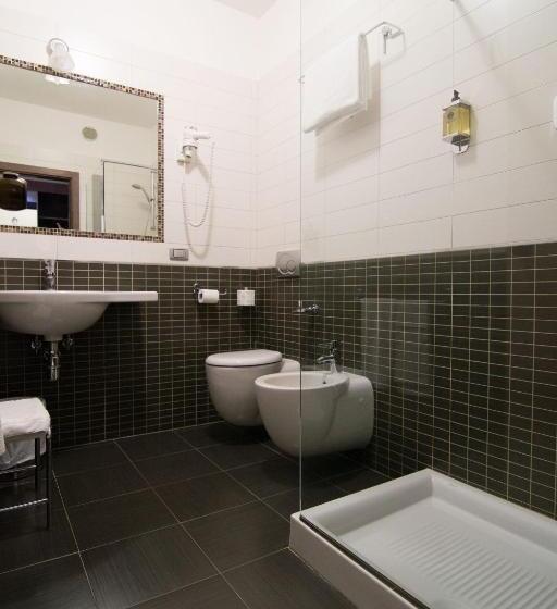 スタンダードトリプルルーム, Alan