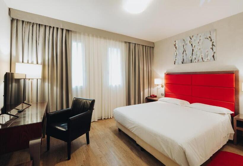 スタンダードルーム, Alan