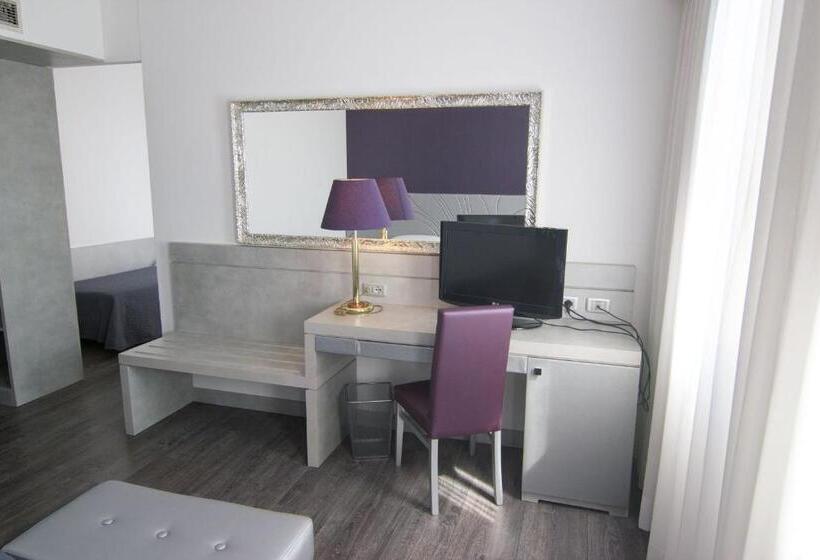 スタンダードルーム, Alan