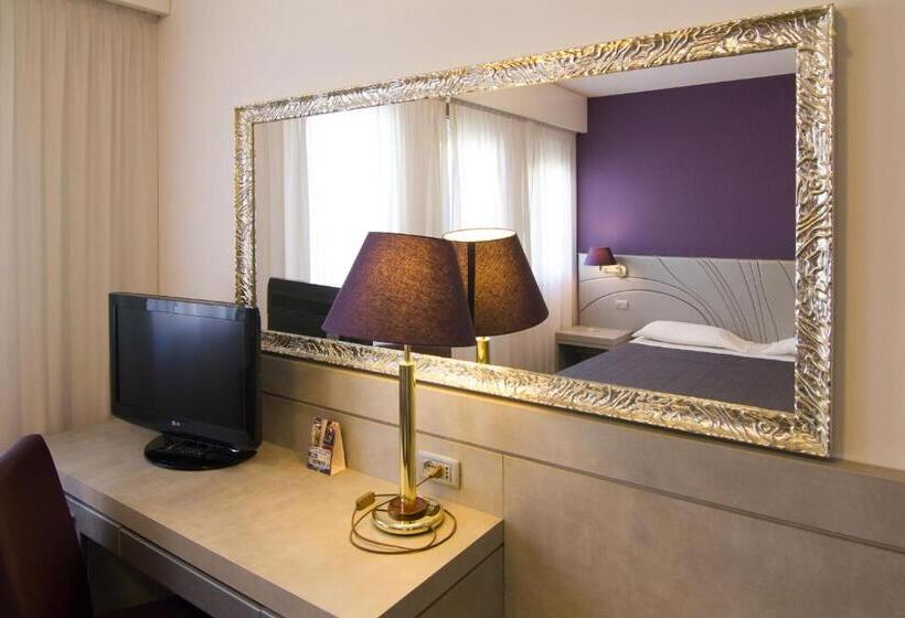 スタンダードルーム, Alan