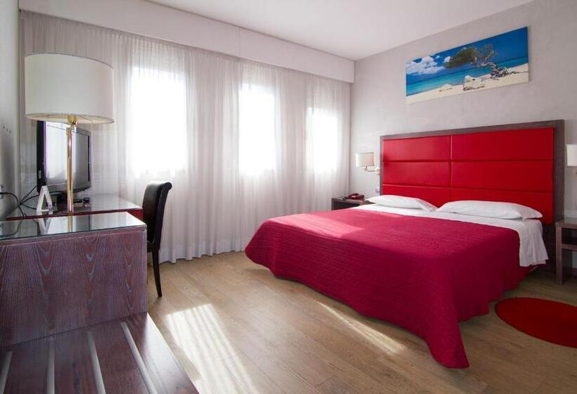 スタンダードルーム, Alan