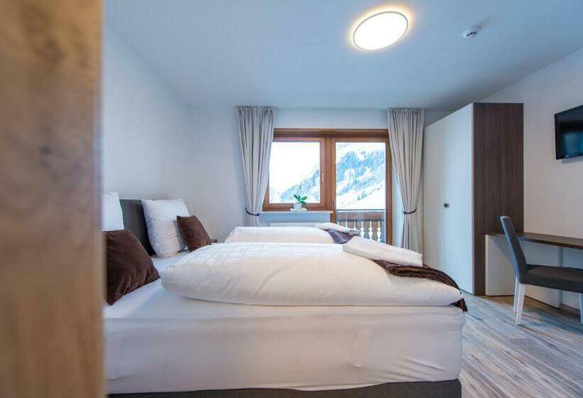 Quarto Estandar, Bacher