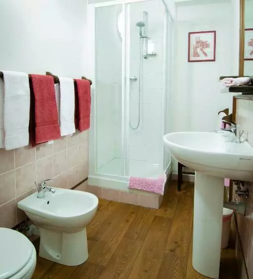 اتاق استاندارد سه نفره, B&b Dai Toscans