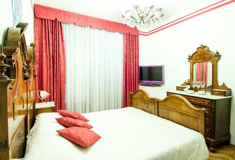 스탠다드 트리플 룸, B&b Dai Toscans