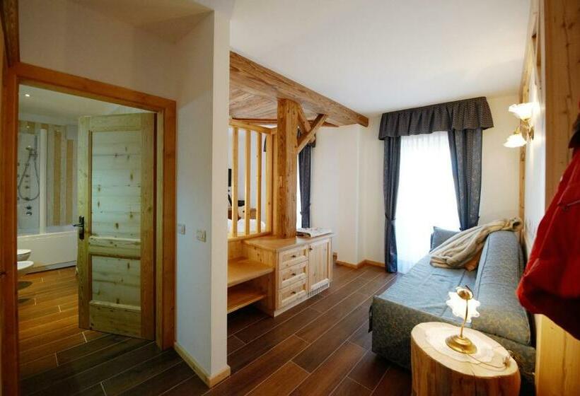 جناح جونيور, Cavallino Lovely