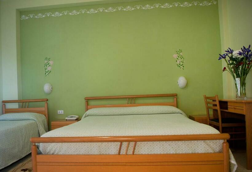 غرفة قياسية, Centrale Di Paolo E Cinzia