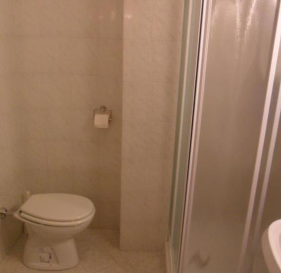 غرفة قياسية رباعية, Centrale Di Paolo E Cinzia