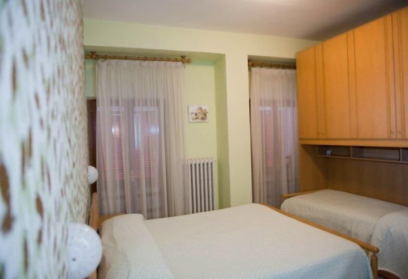 غرفة قياسية ثلاثية, Centrale Di Paolo E Cinzia