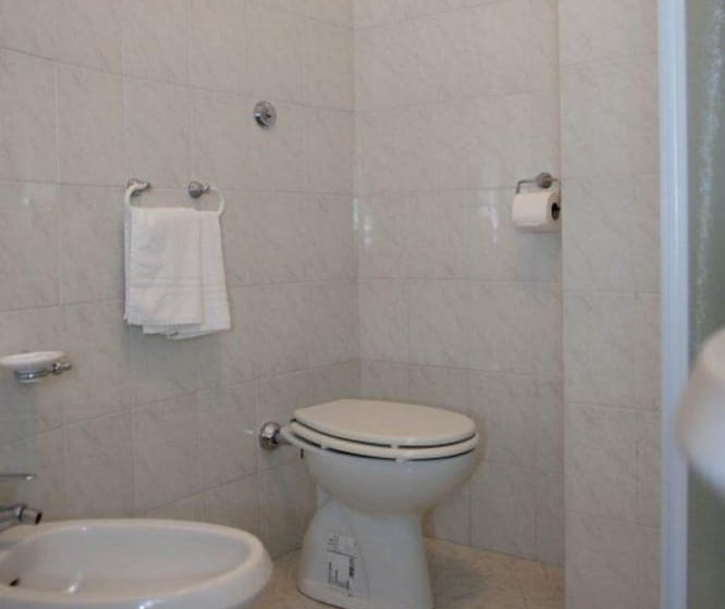 غرفة قياسية رباعية, Centrale Di Paolo E Cinzia