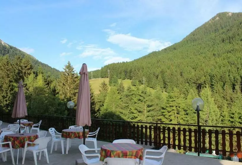 Perhehuone Vuoristonäkymä, Des Alpes