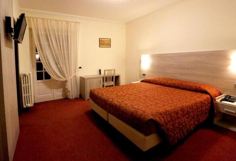 标准间带山景, Des Alpes