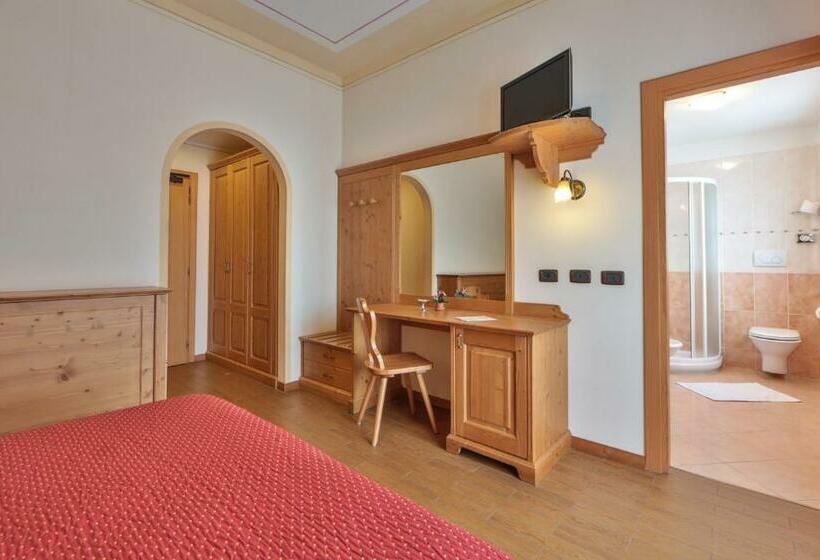 חדר סטנדרט לשלושה, Fai