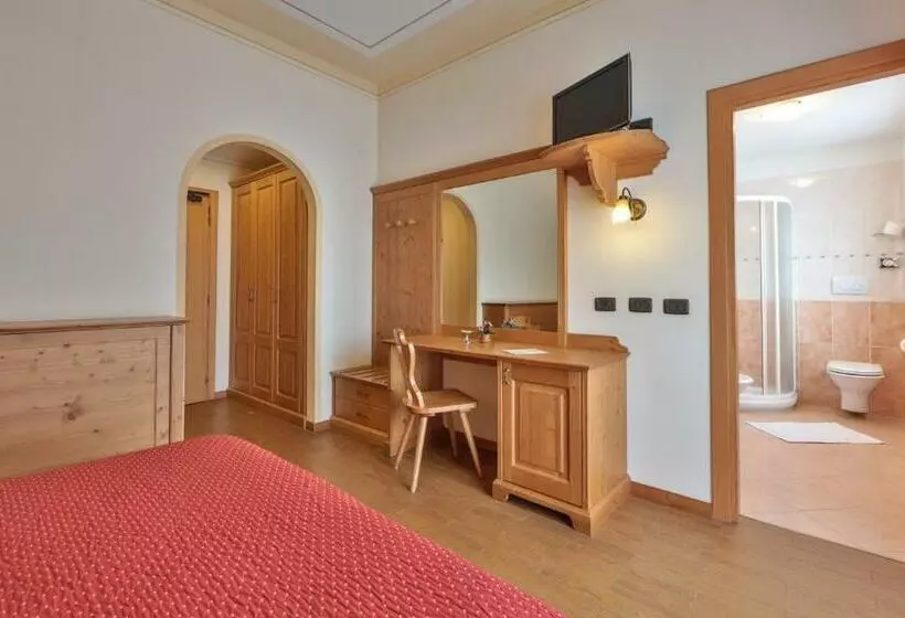Standard Kolmen Hengen Huone, Fai