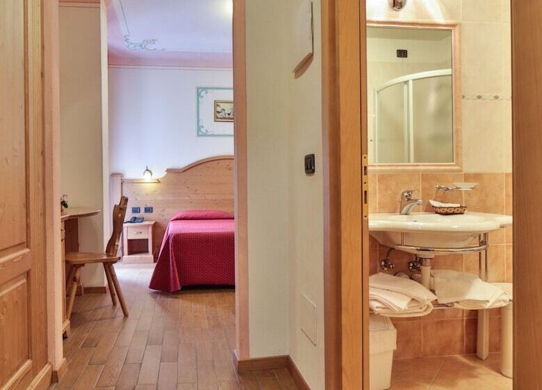 חדר דלוקס, Fai