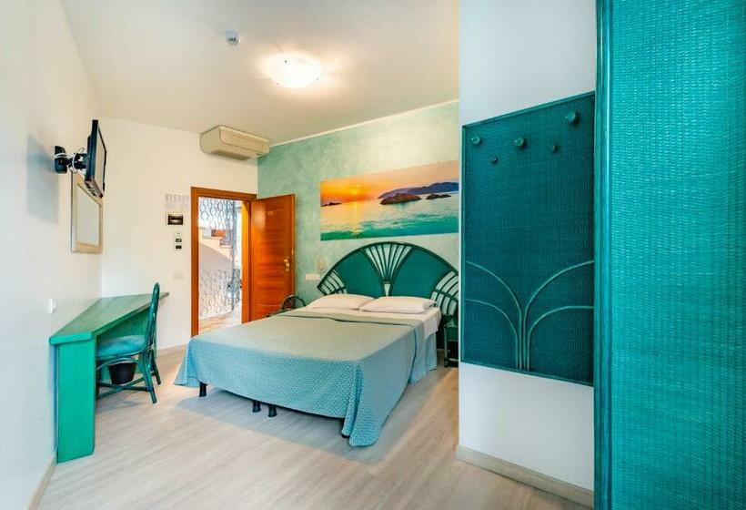 غرفة قياسية فردية مزودة بشُرفة, Franz