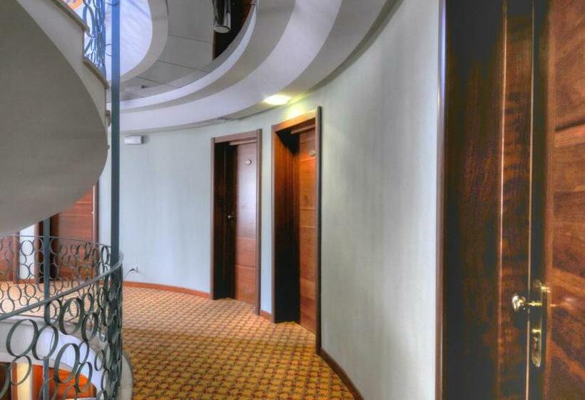 غرفة قياسية فردية مزودة بشُرفة, Franz