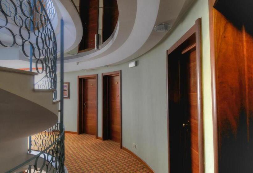 غرفة قياسية مزوَّدة بشُرفة, Franz