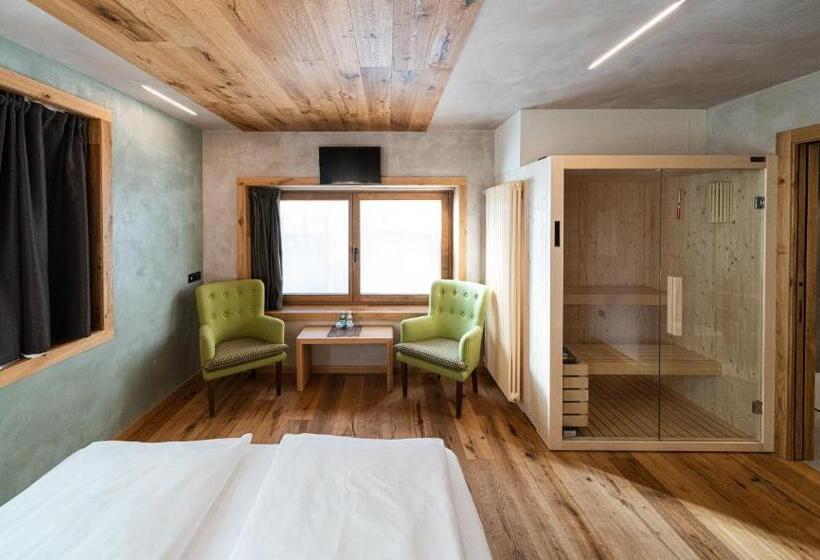 غرفة قياسية بالطابق الأرضى, Larice