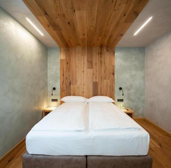 غرفة قياسية بالطابق الأرضى, Larice