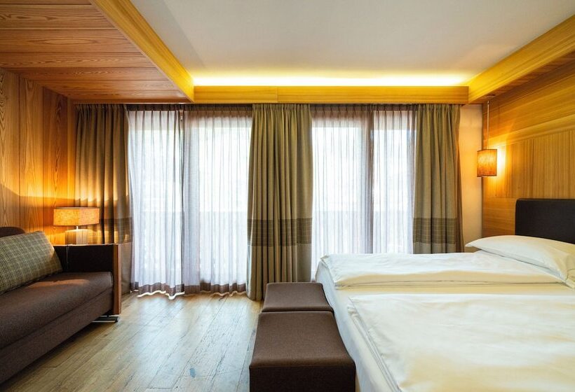 山の見えるスーペリアルーム, Larice