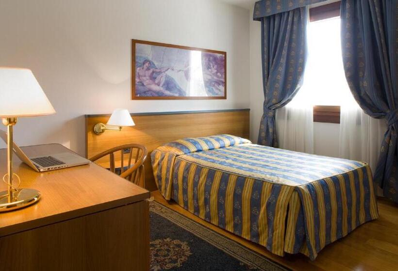 غرفة قياسية فردية, Luna