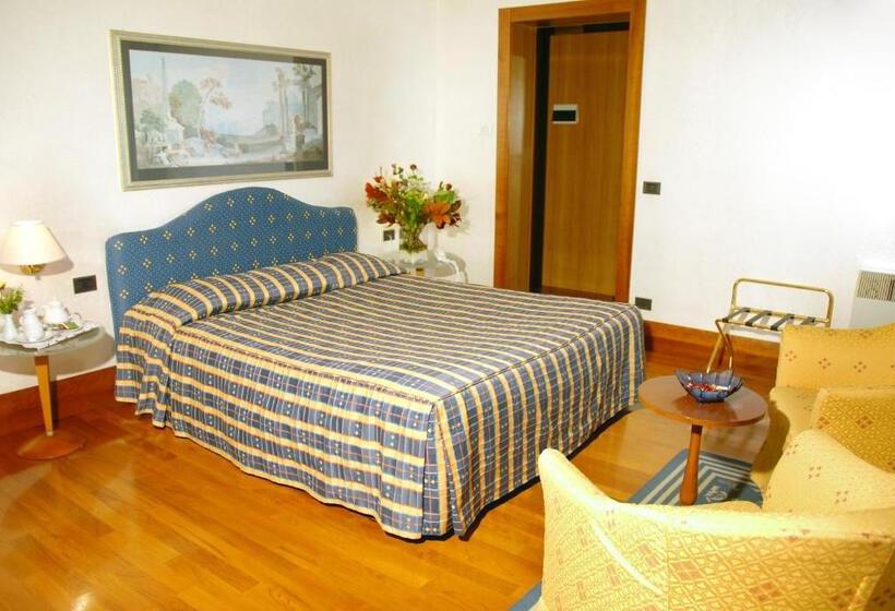 스탠다드 트리플 룸, Luna