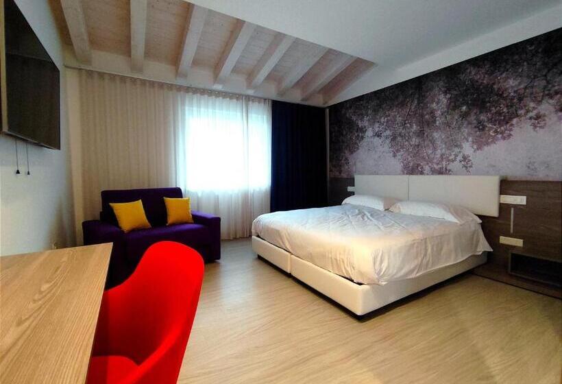 غرفة ديلوكس, Luna