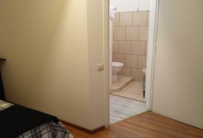 اتاق استاندارد, Megaride Guest House