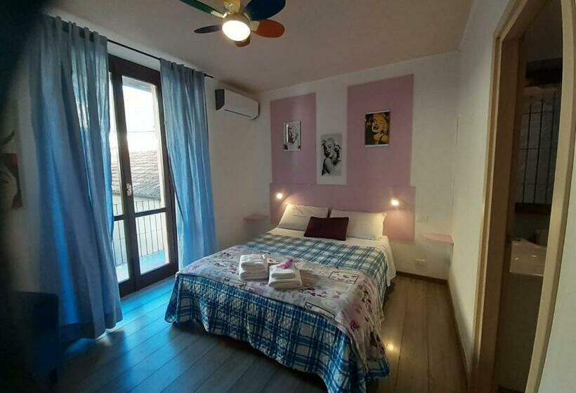 اتاق استاندارد, Megaride Guest House