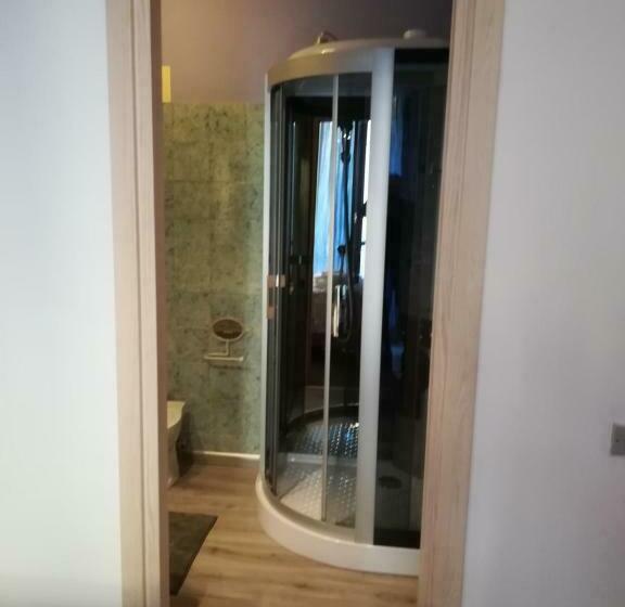 اتاق استاندارد, Megaride Guest House