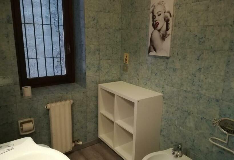 اتاق استاندارد, Megaride Guest House