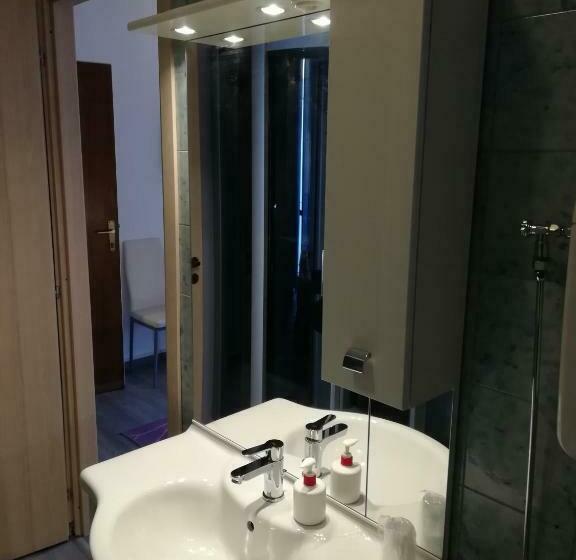 اتاق استاندارد, Megaride Guest House