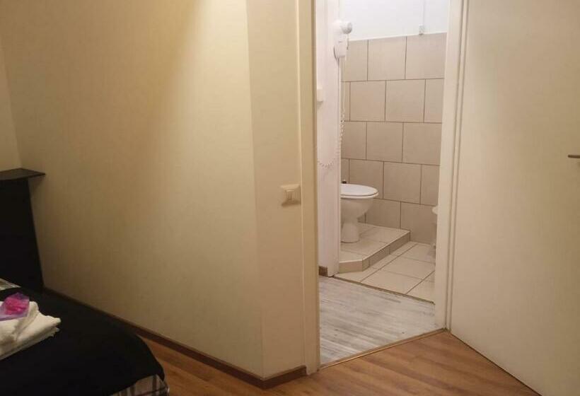 اتاق استاندارد, Megaride Guest House