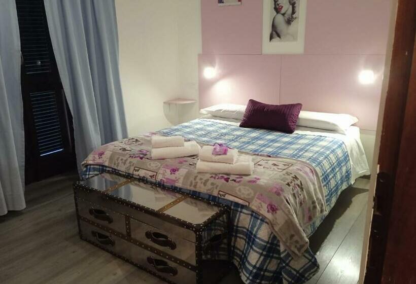 اتاق استاندارد, Megaride Guest House