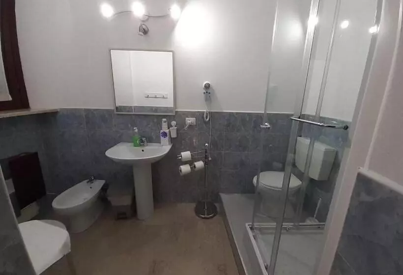 اتاق استاندارد, Megaride Guest House