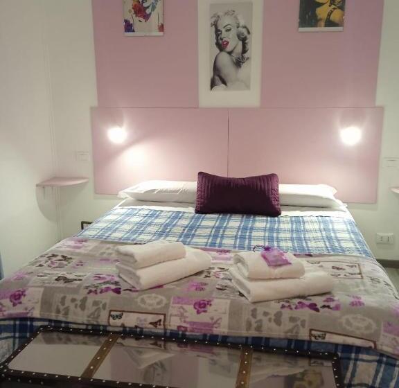 اتاق استاندارد, Megaride Guest House