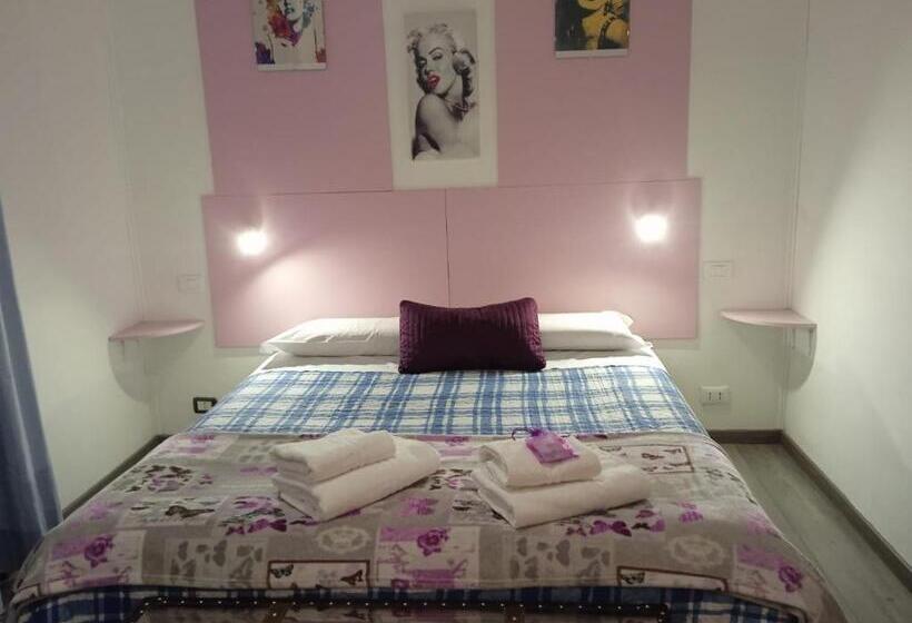 اتاق استاندارد, Megaride Guest House