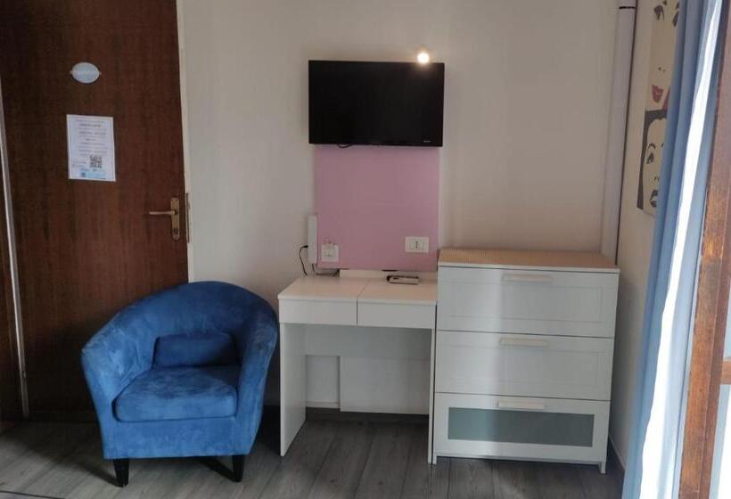اتاق استاندارد, Megaride Guest House