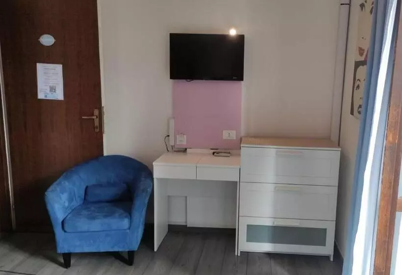 اتاق استاندارد, Megaride Guest House