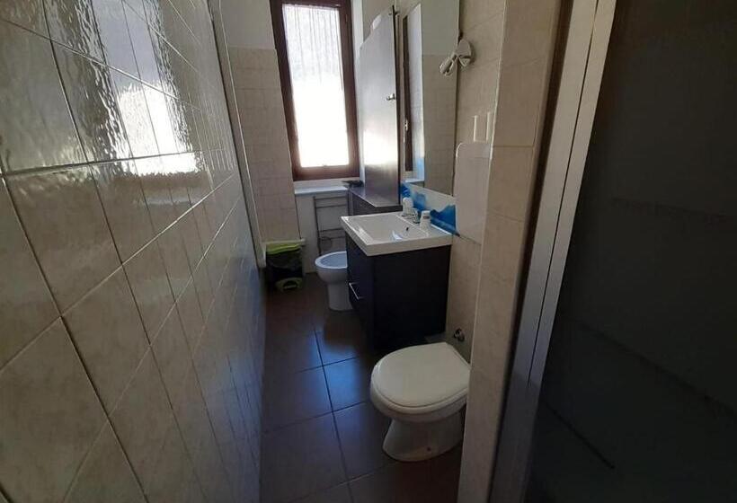 اتاق استاندارد یک تخته با بالکن, Megaride Guest House